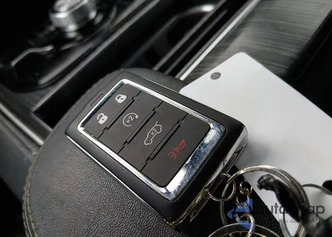 2024 Jeep Wagoneer L Series Ii 4X4 z USA, uszkodzony, nr VIN 1C4SJSBP2RS131895